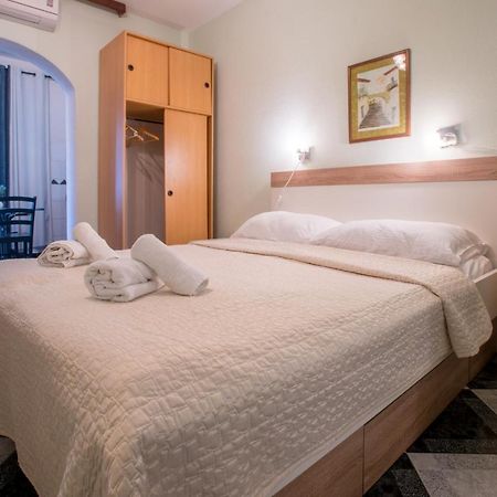 Apartments Niko โพรไมนา ภายนอก รูปภาพ