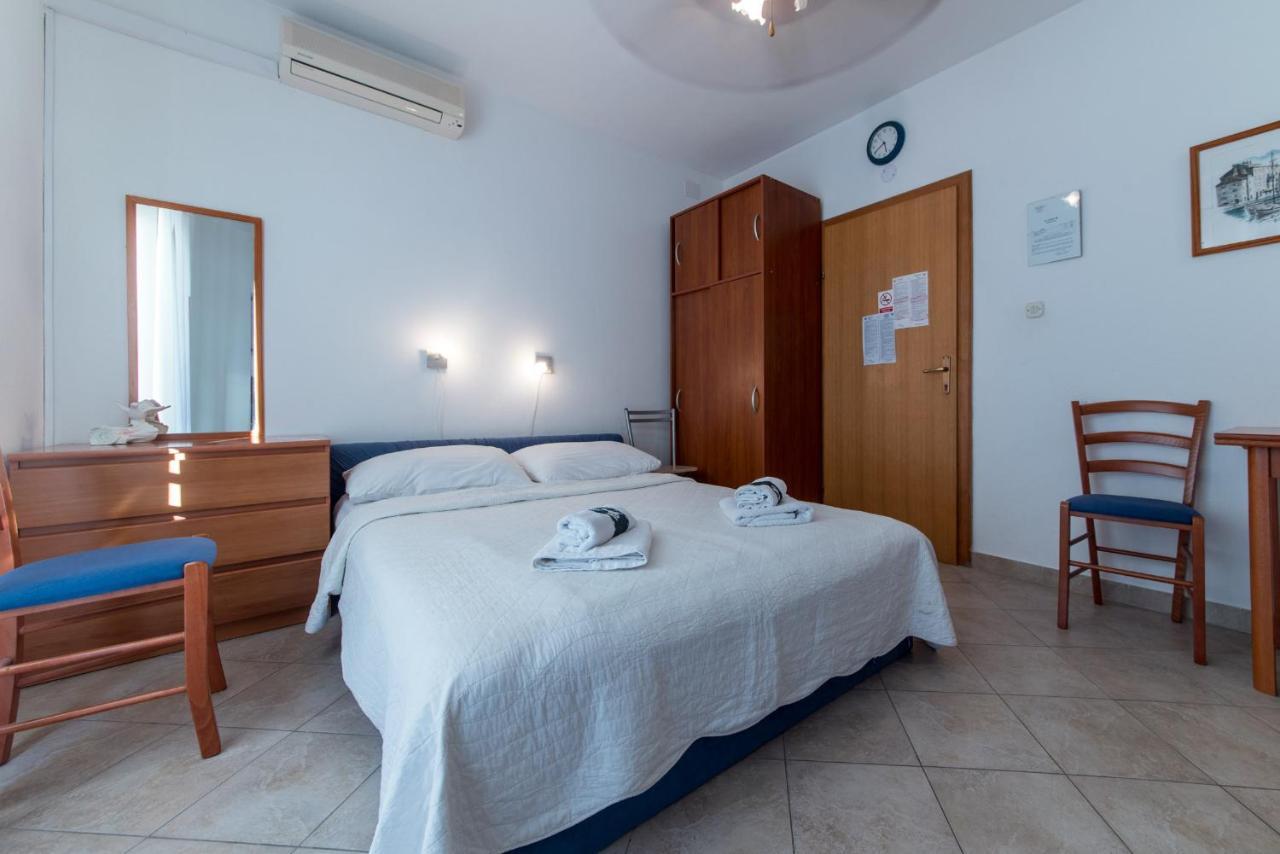 Apartments Niko โพรไมนา ภายนอก รูปภาพ