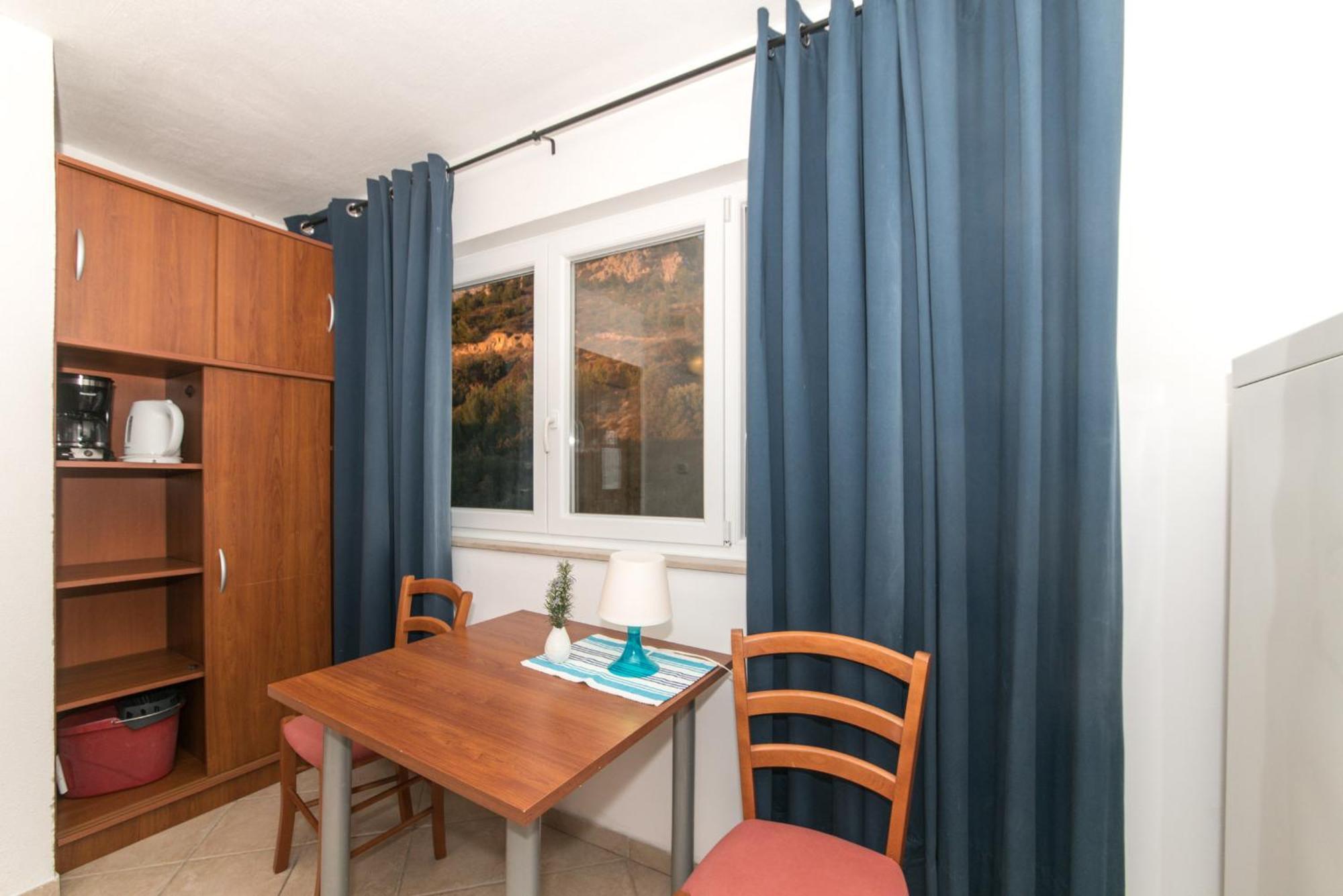 Apartments Niko โพรไมนา ภายนอก รูปภาพ