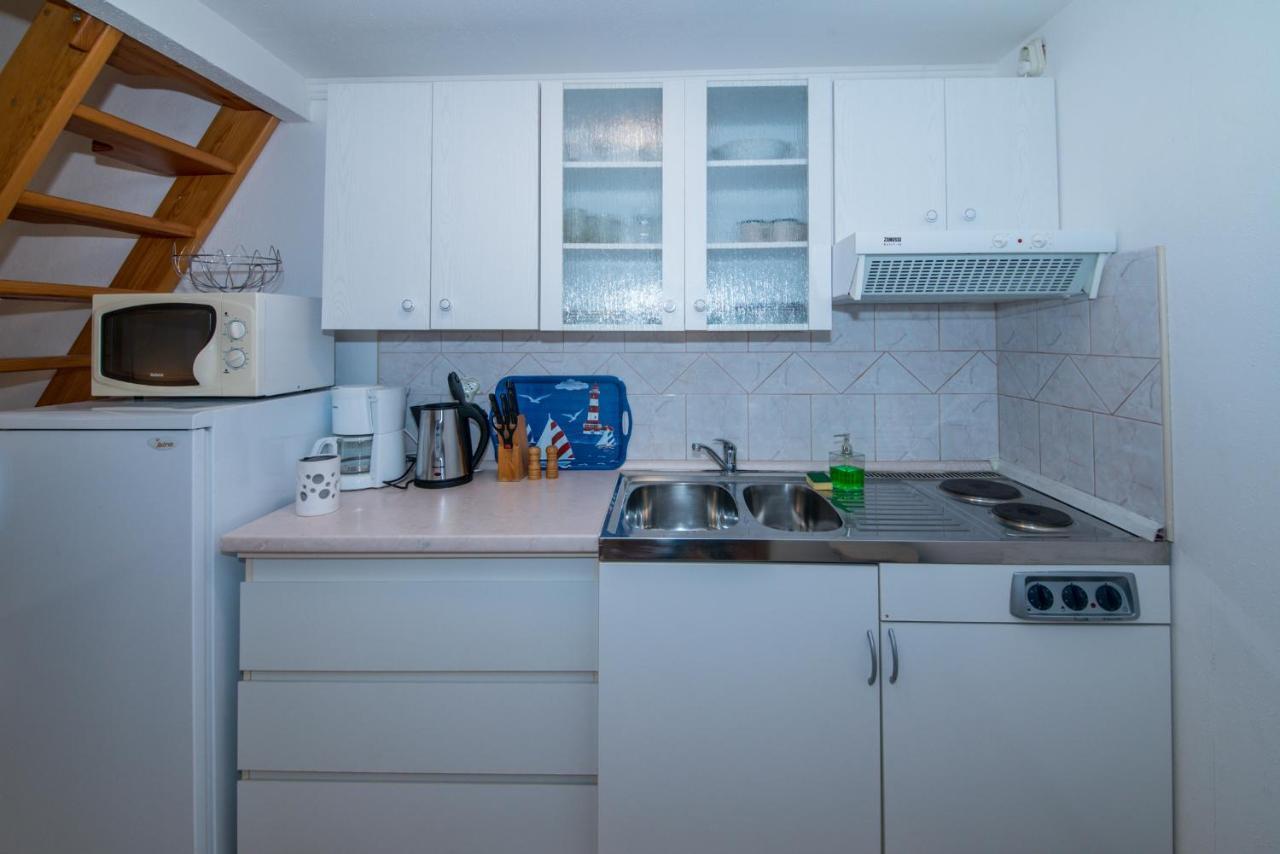 Apartments Niko โพรไมนา ภายนอก รูปภาพ