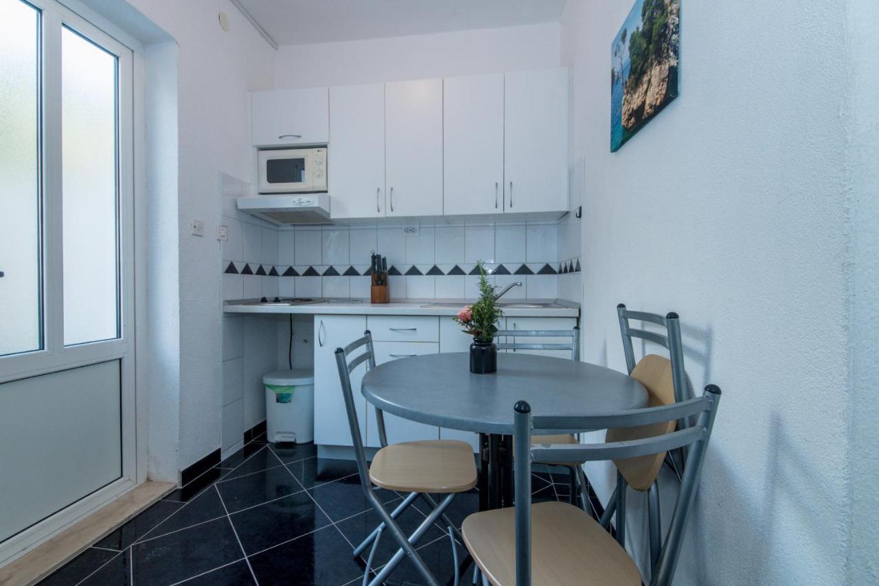 Apartments Niko โพรไมนา ภายนอก รูปภาพ
